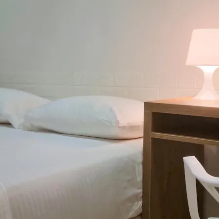 - Cave By The Sea 1 Apartment