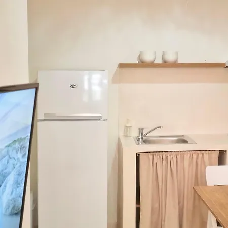 - Cave By The Sea 1 Apartment